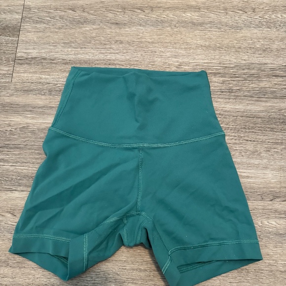 Wunder Train High-Rise Short 4" - Picture 2 of 2